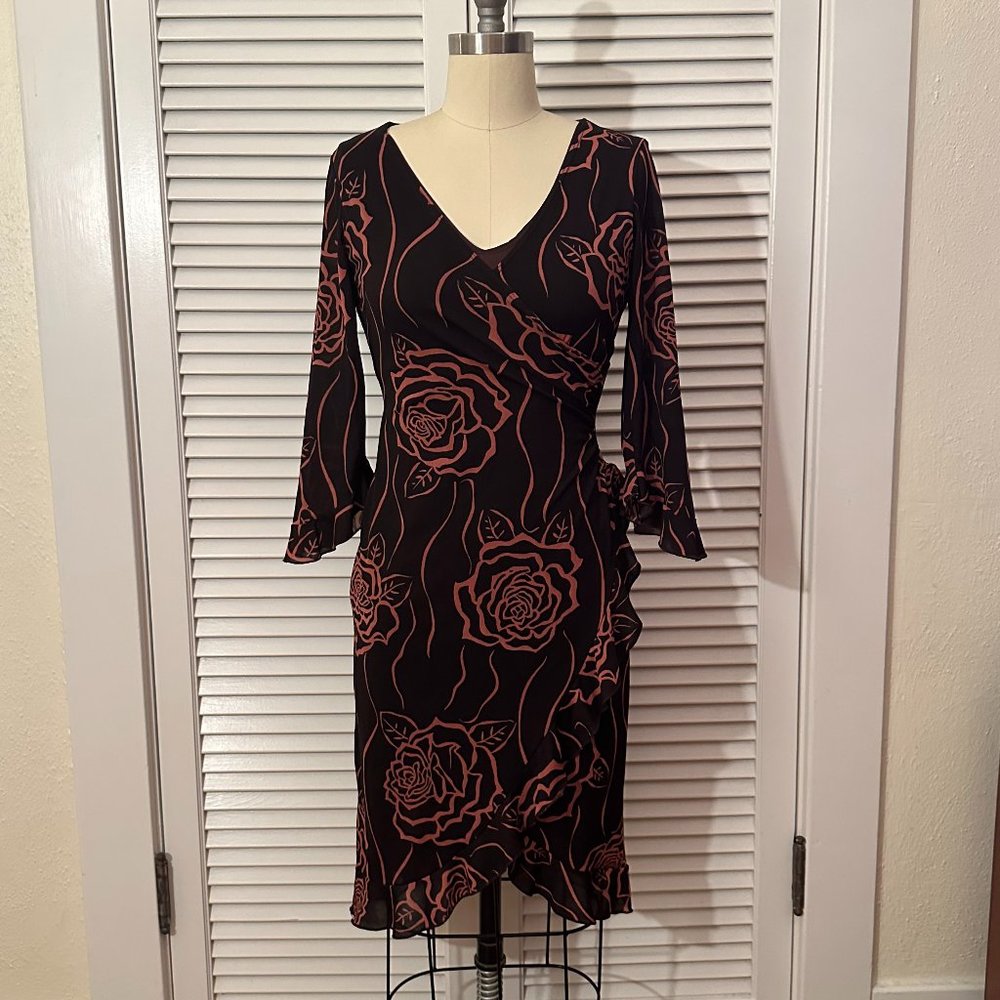 VINTAGE Y2K PERSEPTION BROWN AND PINK FLORAL FAUX WRAP DRESS. KNEE LENGTH.